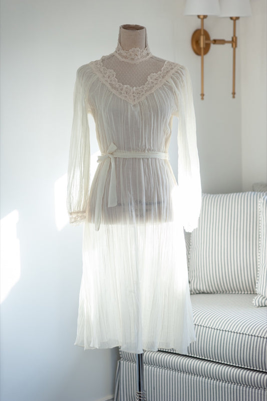 Sheer midi dress with a Victorian-like collar lace